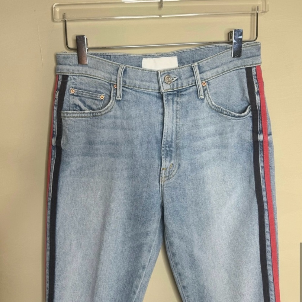 Size 27 Mother jeans strip.